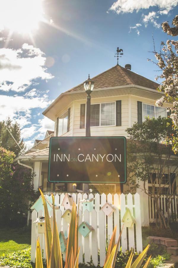 Inn On Canyon Radium Hot Springs Luaran gambar